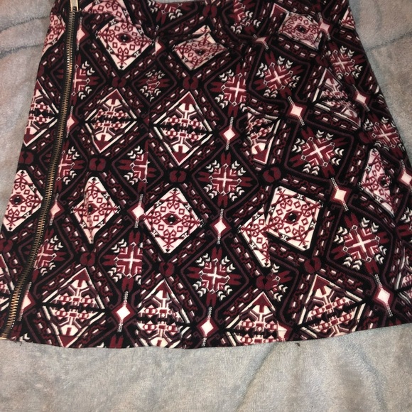 Size 4 - Picture 3 of 5